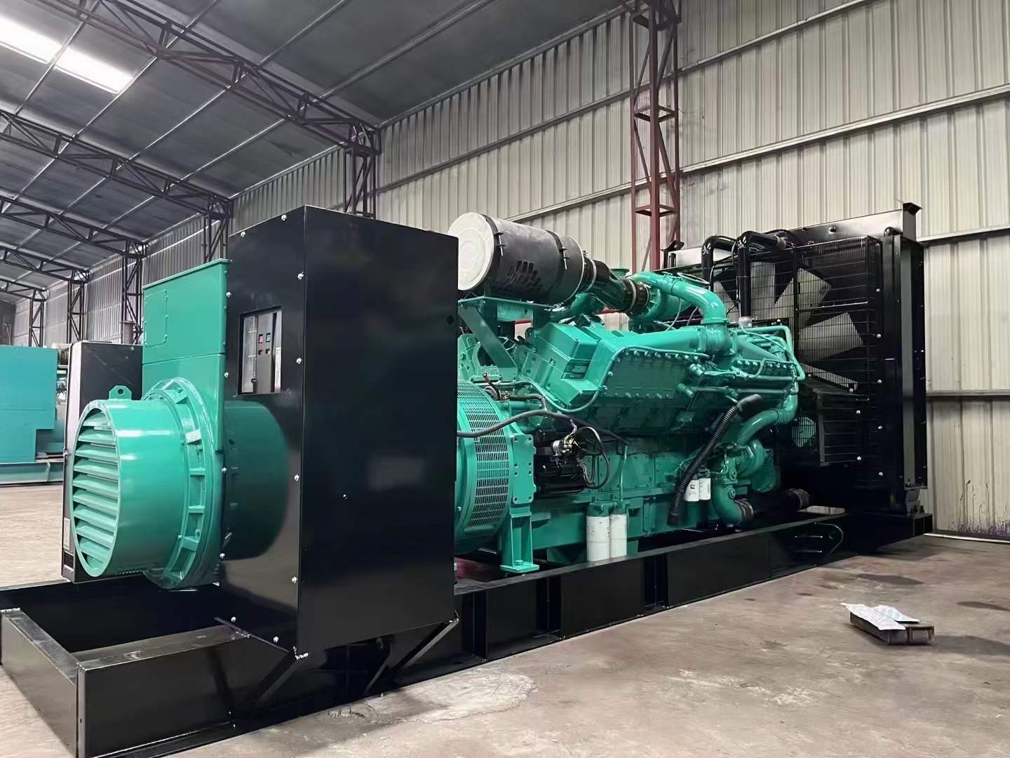 称多如何降低 800kW 柴油发电机输出电流的波动？