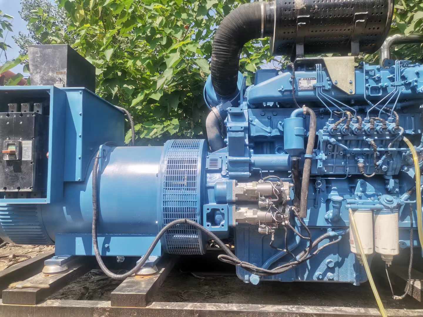 称多详细说明降低 800kW 柴油发电机输出电流波动的方法